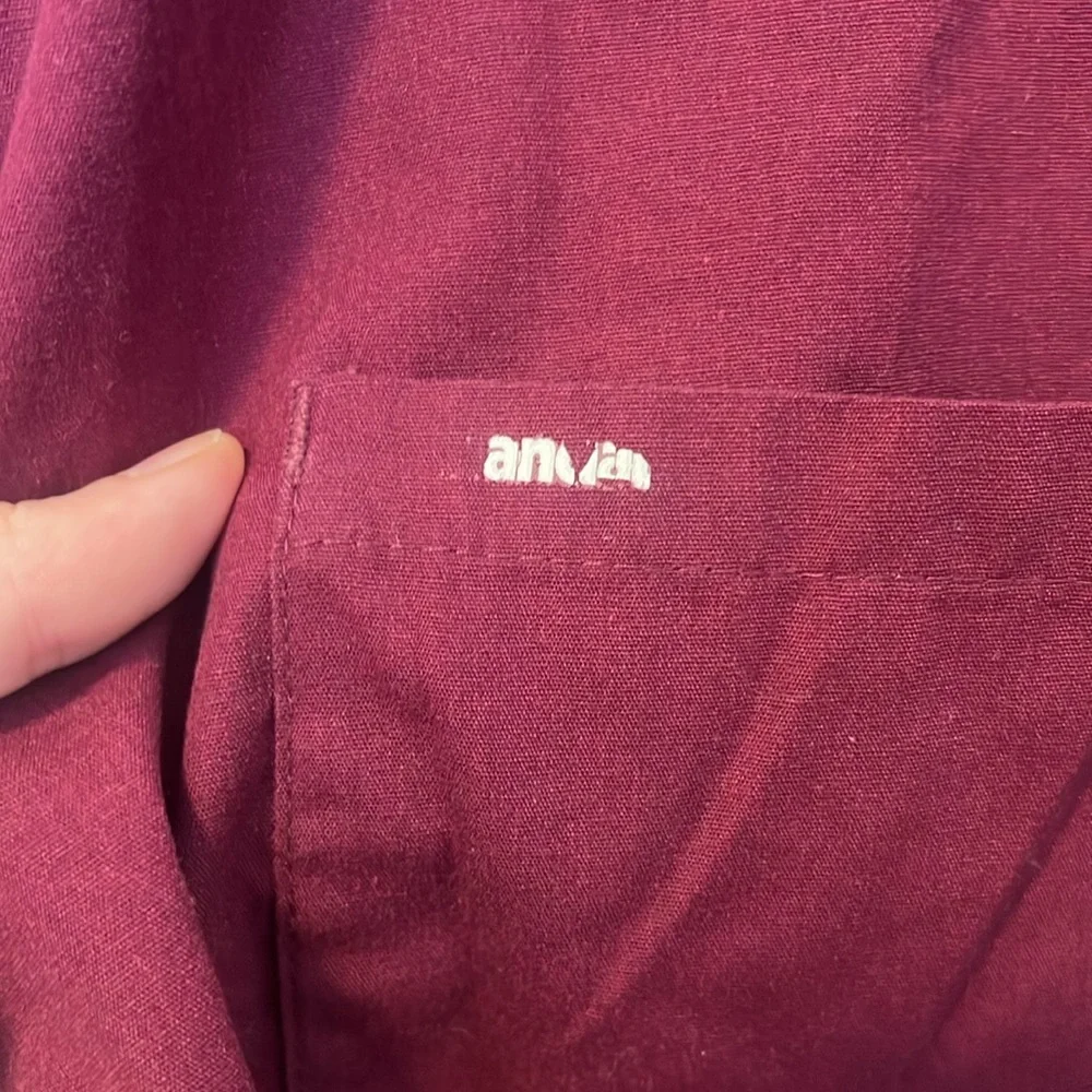 Burgundy scrub jacket! - Picture 5 of 9